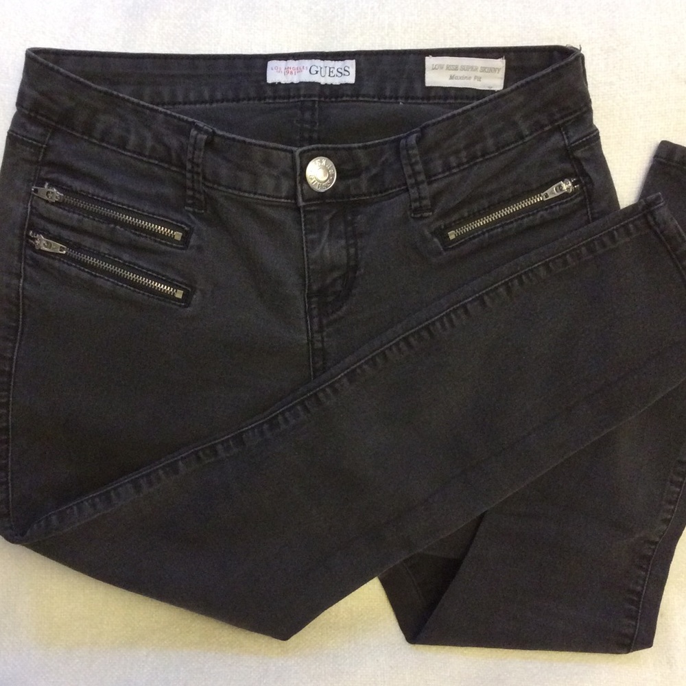 Black low rise super skinny GUESS jeans